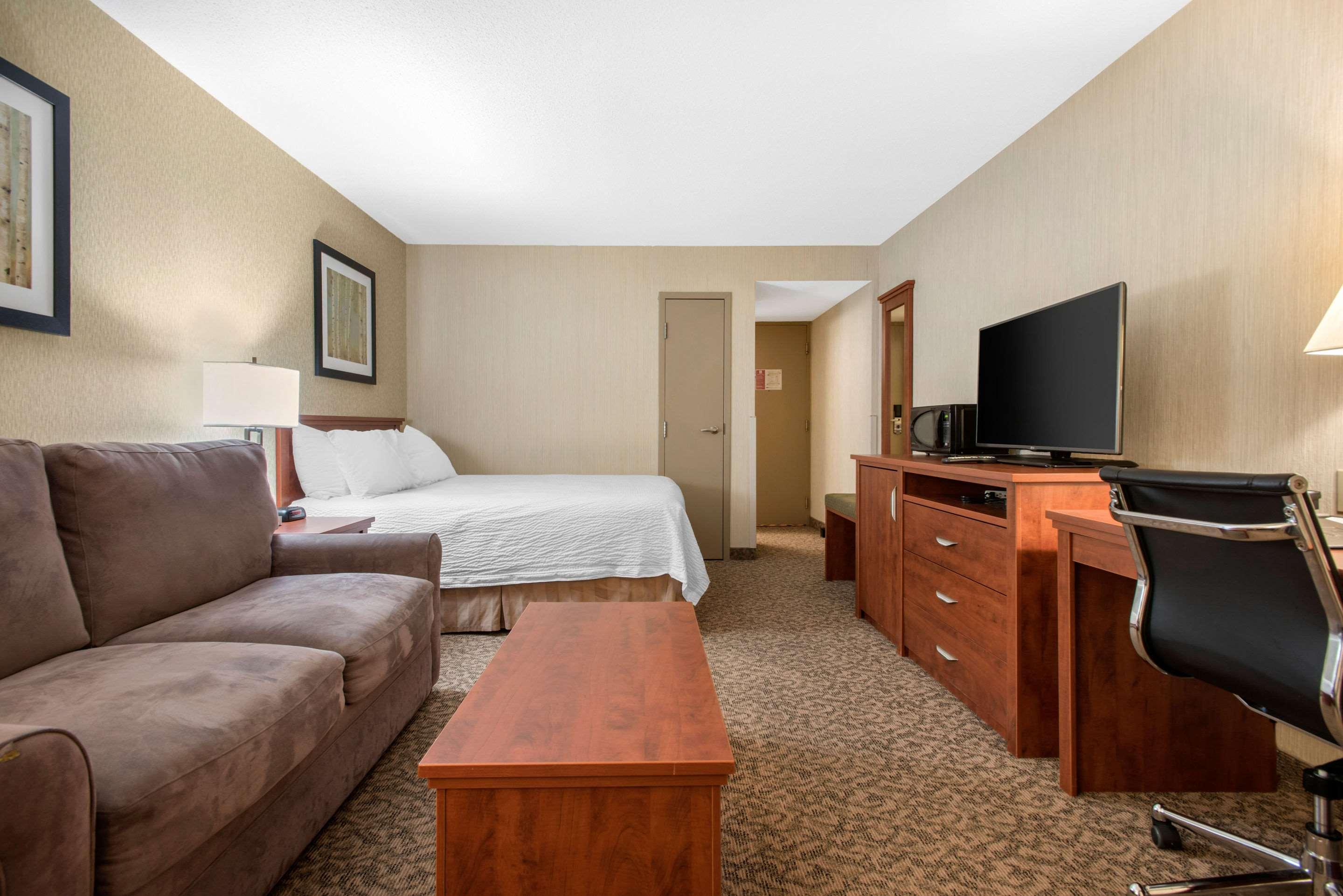 แคลเรียน โฮเต็ล แอนด์ สวีทส์ Hotel แบรนดอน ภายนอก รูปภาพ
