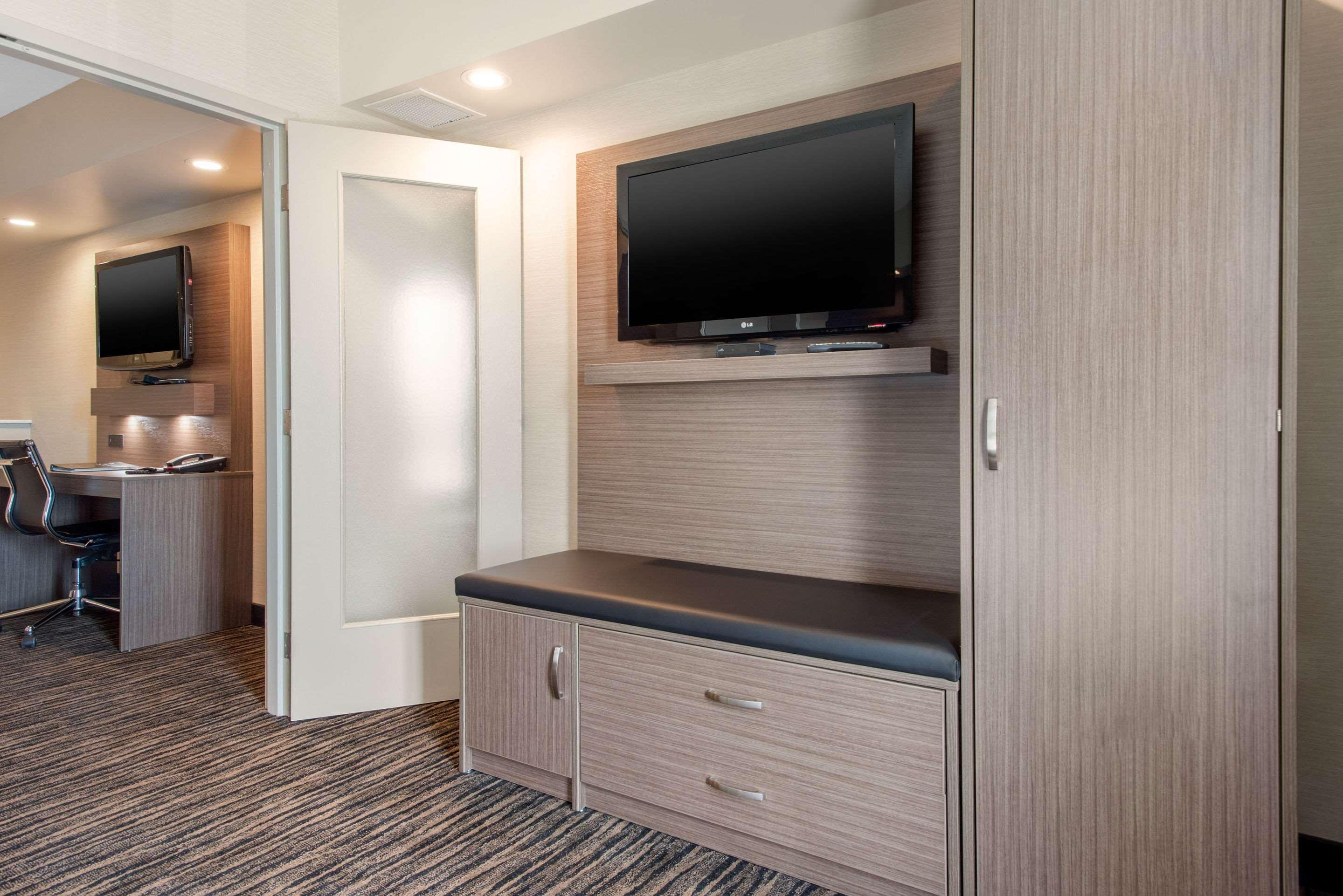 แคลเรียน โฮเต็ล แอนด์ สวีทส์ Hotel แบรนดอน ภายนอก รูปภาพ