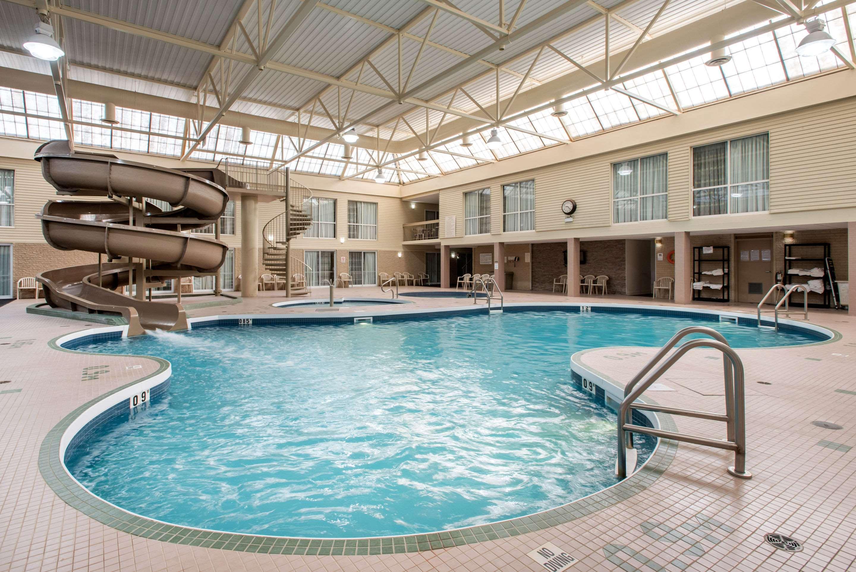 แคลเรียน โฮเต็ล แอนด์ สวีทส์ Hotel แบรนดอน ภายนอก รูปภาพ