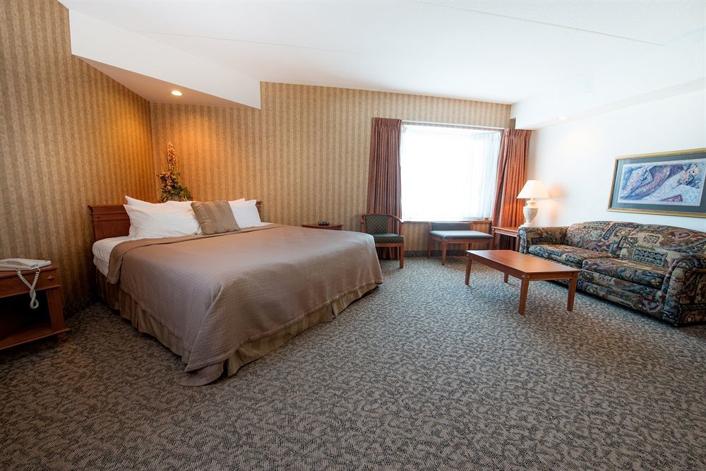 แคลเรียน โฮเต็ล แอนด์ สวีทส์ Hotel แบรนดอน ภายนอก รูปภาพ