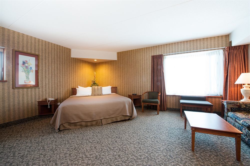 แคลเรียน โฮเต็ล แอนด์ สวีทส์ Hotel แบรนดอน ภายนอก รูปภาพ