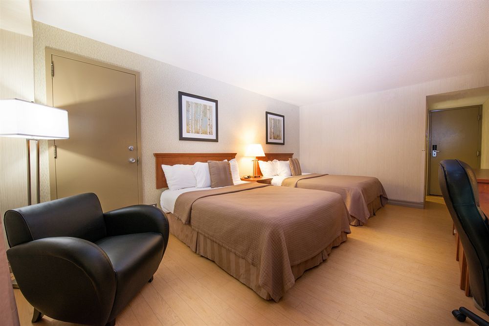 แคลเรียน โฮเต็ล แอนด์ สวีทส์ Hotel แบรนดอน ภายนอก รูปภาพ